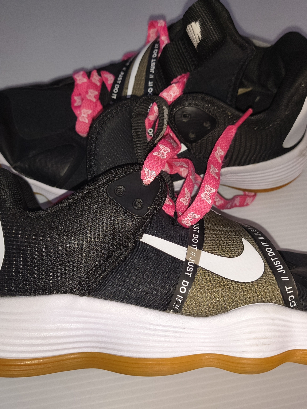 Lock Down the Win with the Nike React HyperSet Unisex W8/M6.5